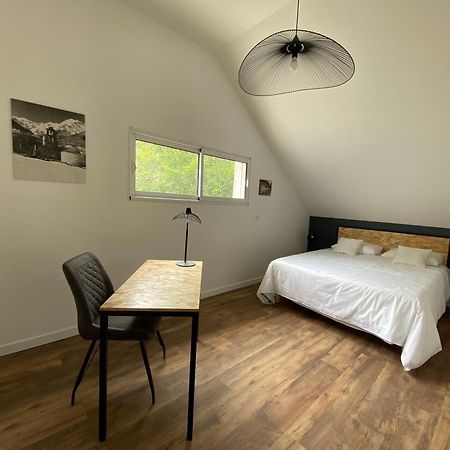 Aou Saintou Hotel Morlaas Bagian luar foto