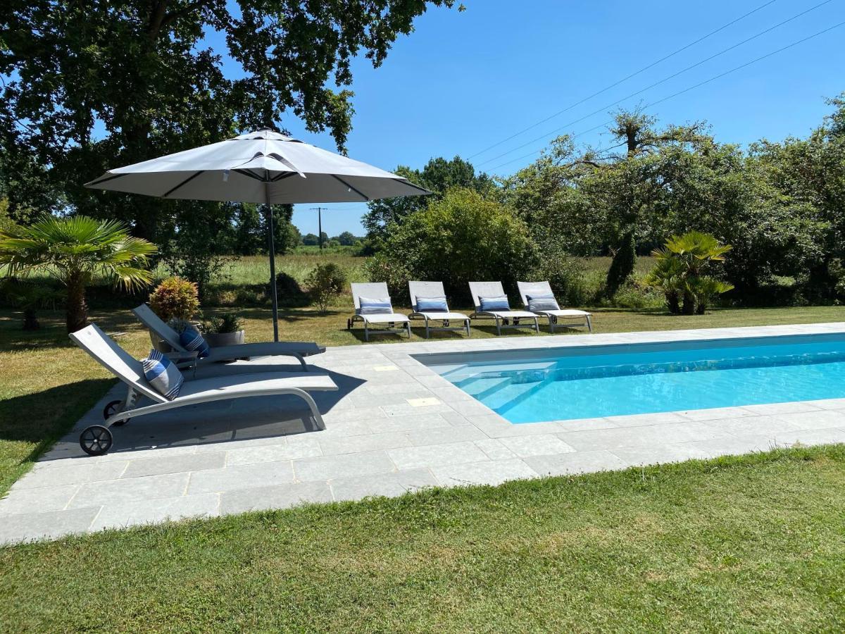 Aou Saintou Hotel Morlaas Bagian luar foto