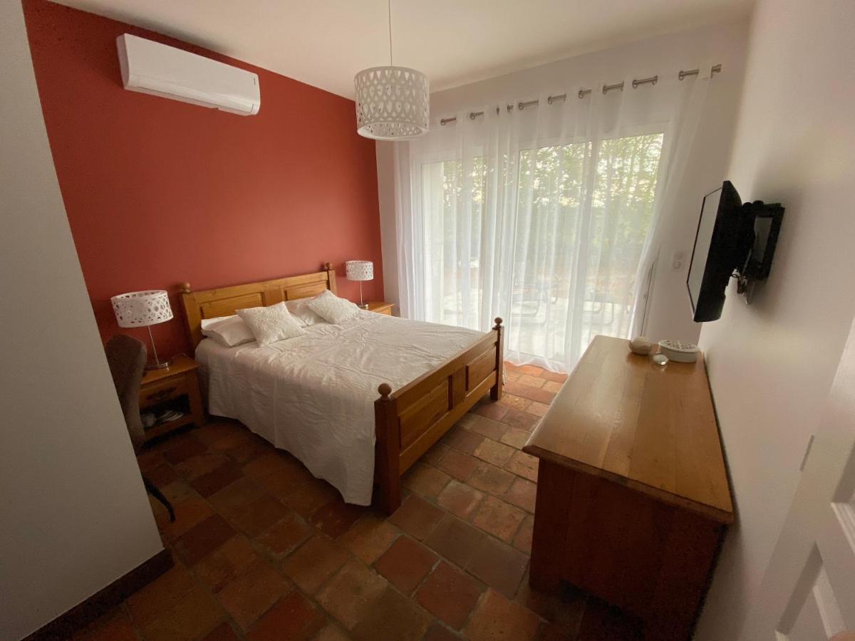Aou Saintou Hotel Morlaas Bagian luar foto