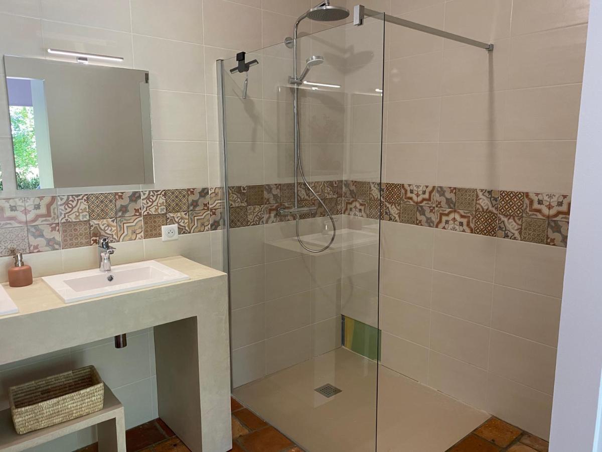 Aou Saintou Hotel Morlaas Bagian luar foto